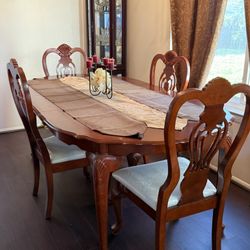 Elegant Dining Room Set w 4 Chairs & Leaf Insert