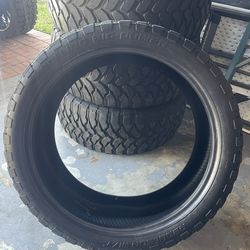 Rolling Big power Tires