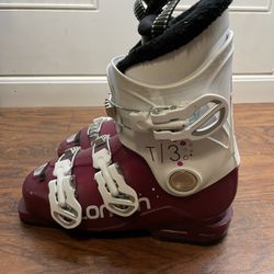 22.5 kids 4/4.5 Salomon T3 ski boots 