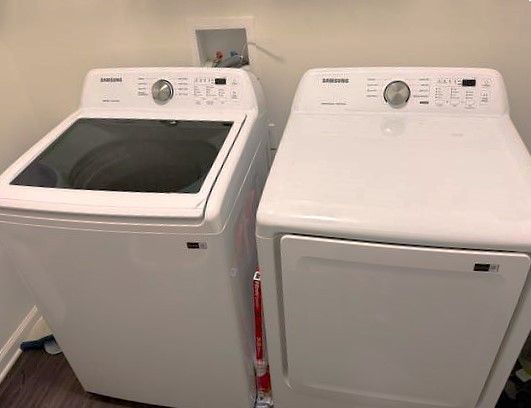 New Samsung Electric Washer and Dryer