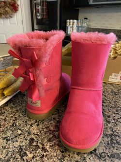 New Pink Uggs size 6