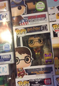Harry Potter on broom Funko pop