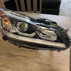 2016 Honda Accord EX-L Passenger Headlight 