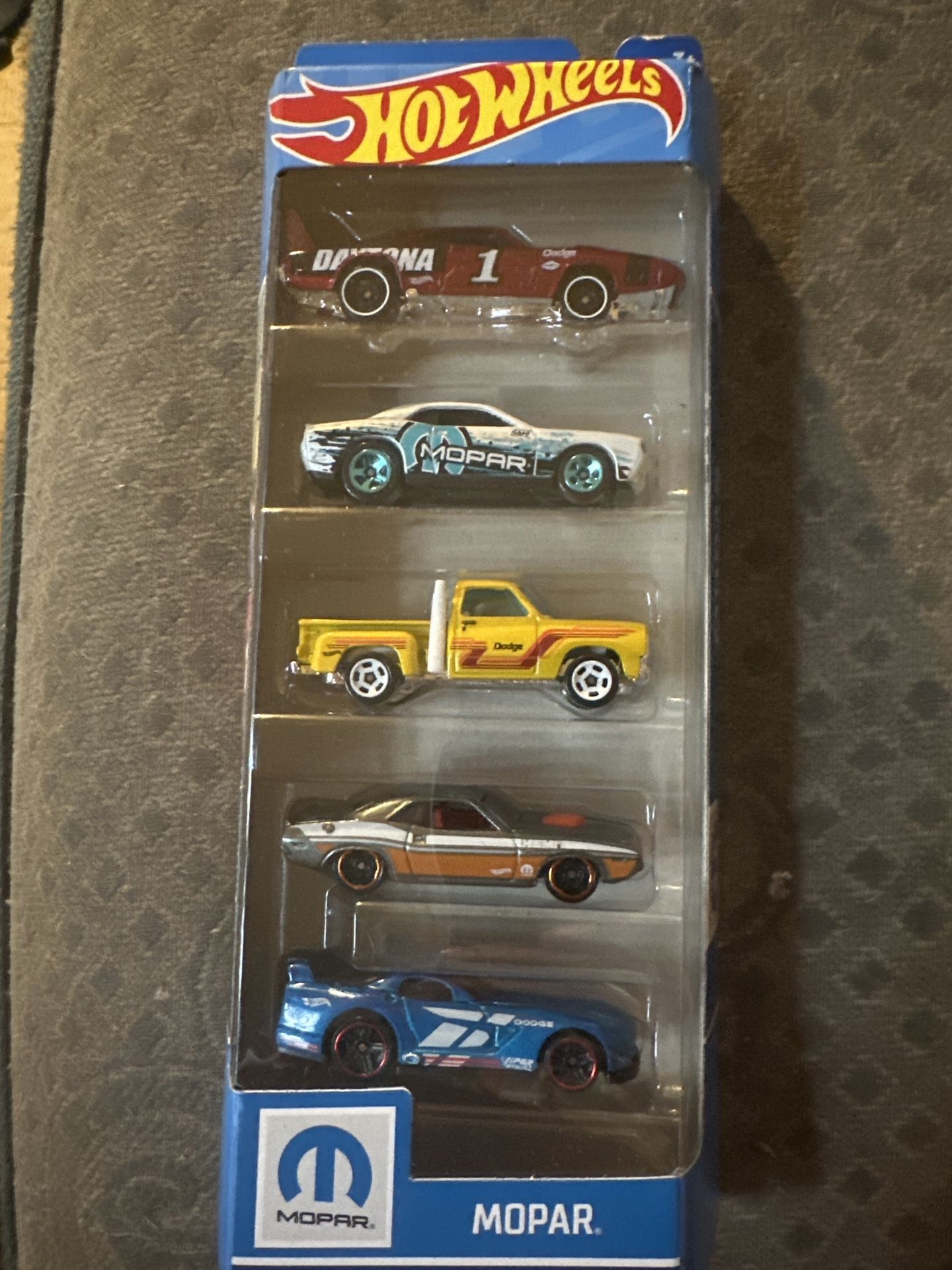 🚨7left‼️‼️Hot Wheels Mopar 5-Pack Diecast Cars