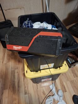 Milwaukee Bluetooth speaker
