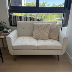 Modern White Loveseat Sofa + 2 Pillows – Excellent Condition (48” Wide)