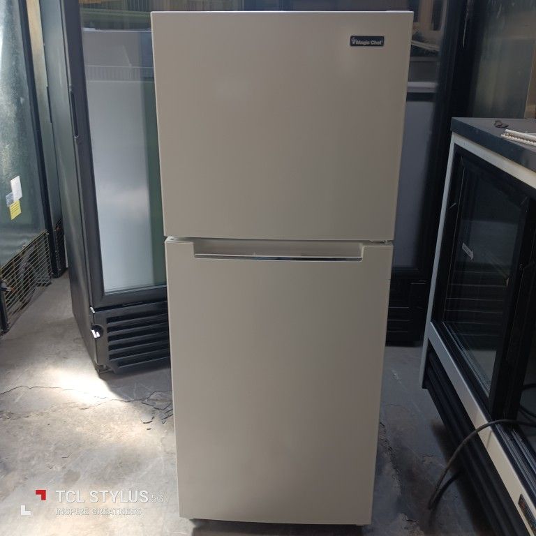 Small Refrigerator For Studio Brand Magic Chef Everything Is And Good Condition 2 Month Warranty 