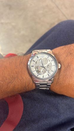 Bulova squeleto automático