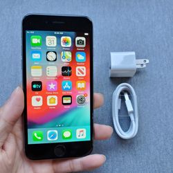 iPhone 6 - UNLOCKED - Like New 