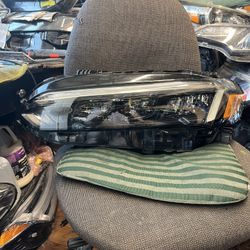 2022-24  Honda CIVIC LEFT HEADLIGHT 