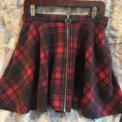 Large Hot Topic Skirt 