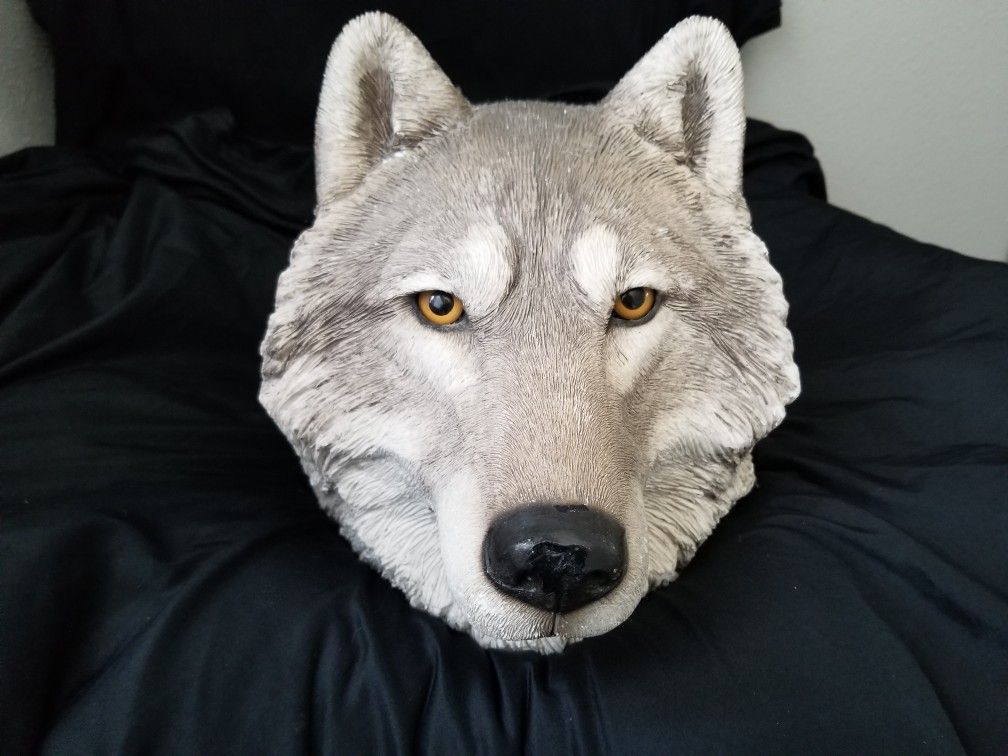 Sandicast Life Size Large Gray Wolf Bust Sculpture/Statue Sandra Brue