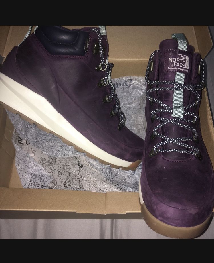 NEW The North Face Women’s Back To Berkeley Waterproof rain snow hiking boots w/ ice grip size 11 Purple Blackberry Navy Urban Outfitters NAU