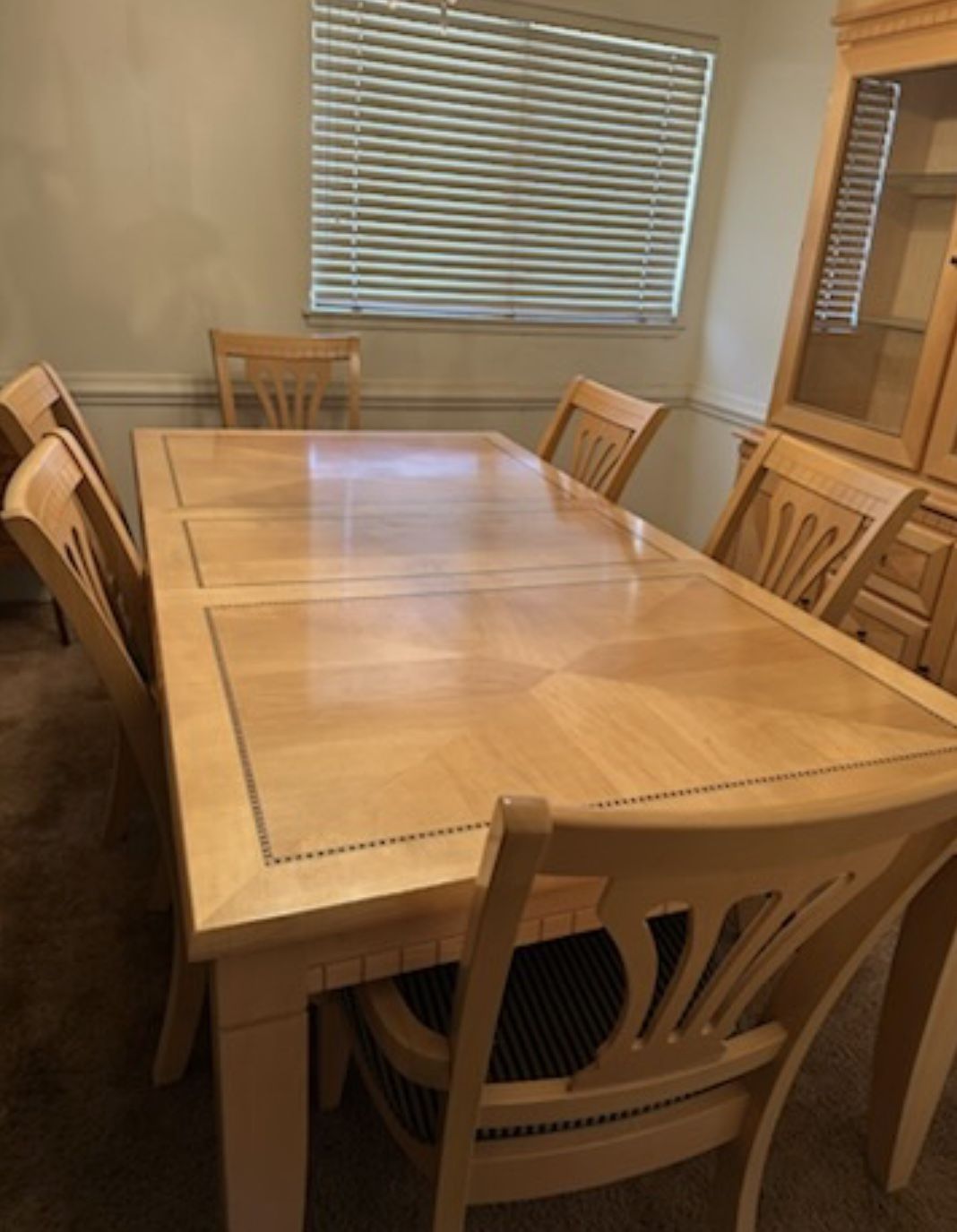 Dinning Table
