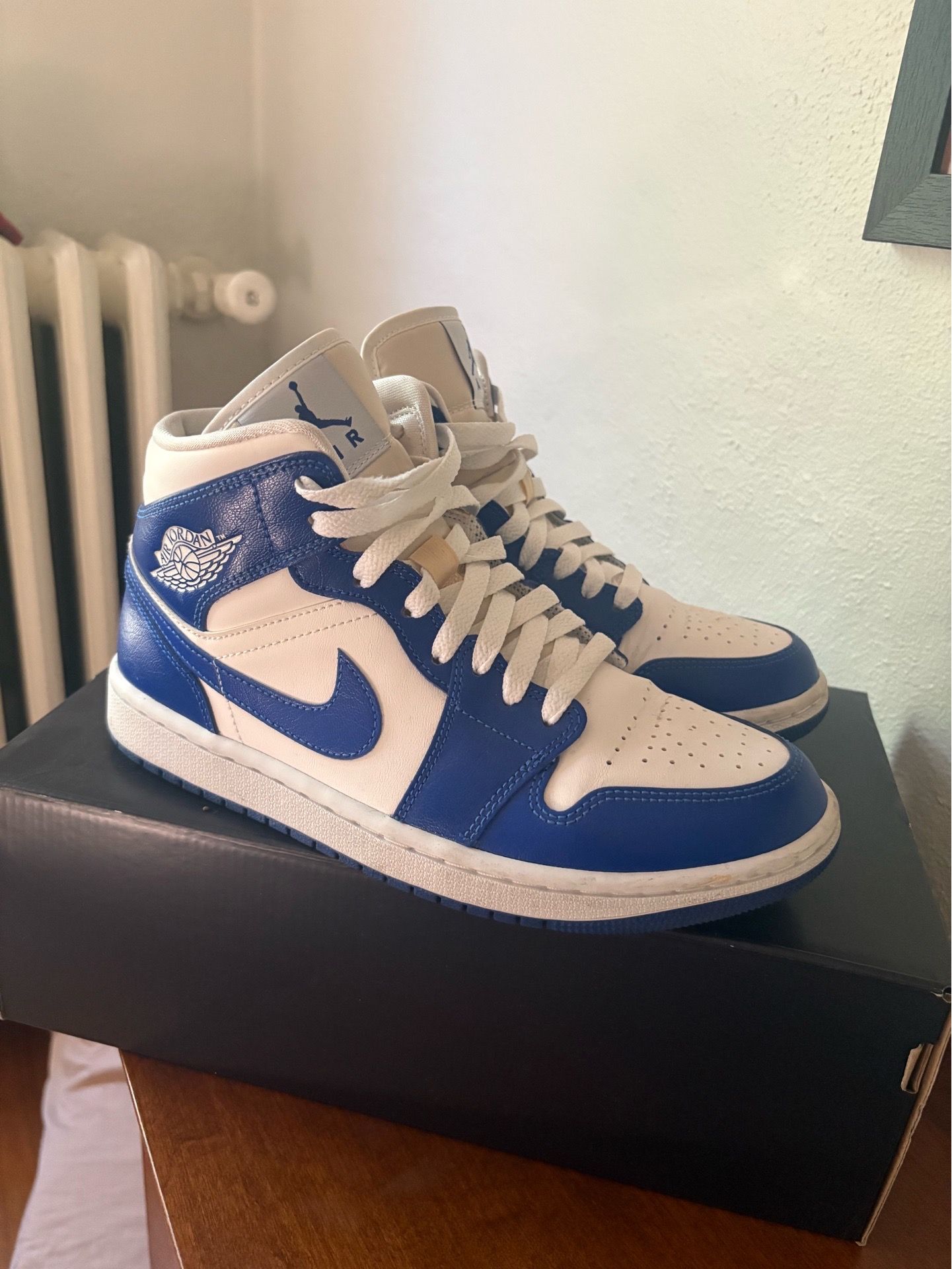 Air Jordan 1 Mid "Kentucky Blue" sneakers