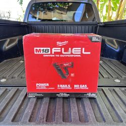 Milwaukee M18 FUEL 3-1/2 in. 18-Volt 30-Degree Lithium-Ion Brushless Cordless Framing Nailer (Tool-Only)