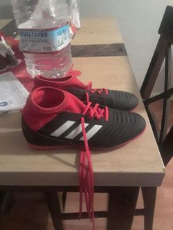 Adidas indoor soccer shoes predator