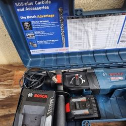 Bosh Rotary Hammer Tool Two Battery Charger 