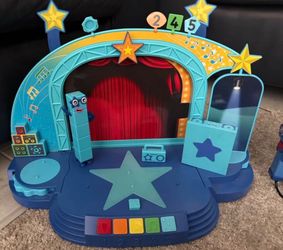 Number block stage