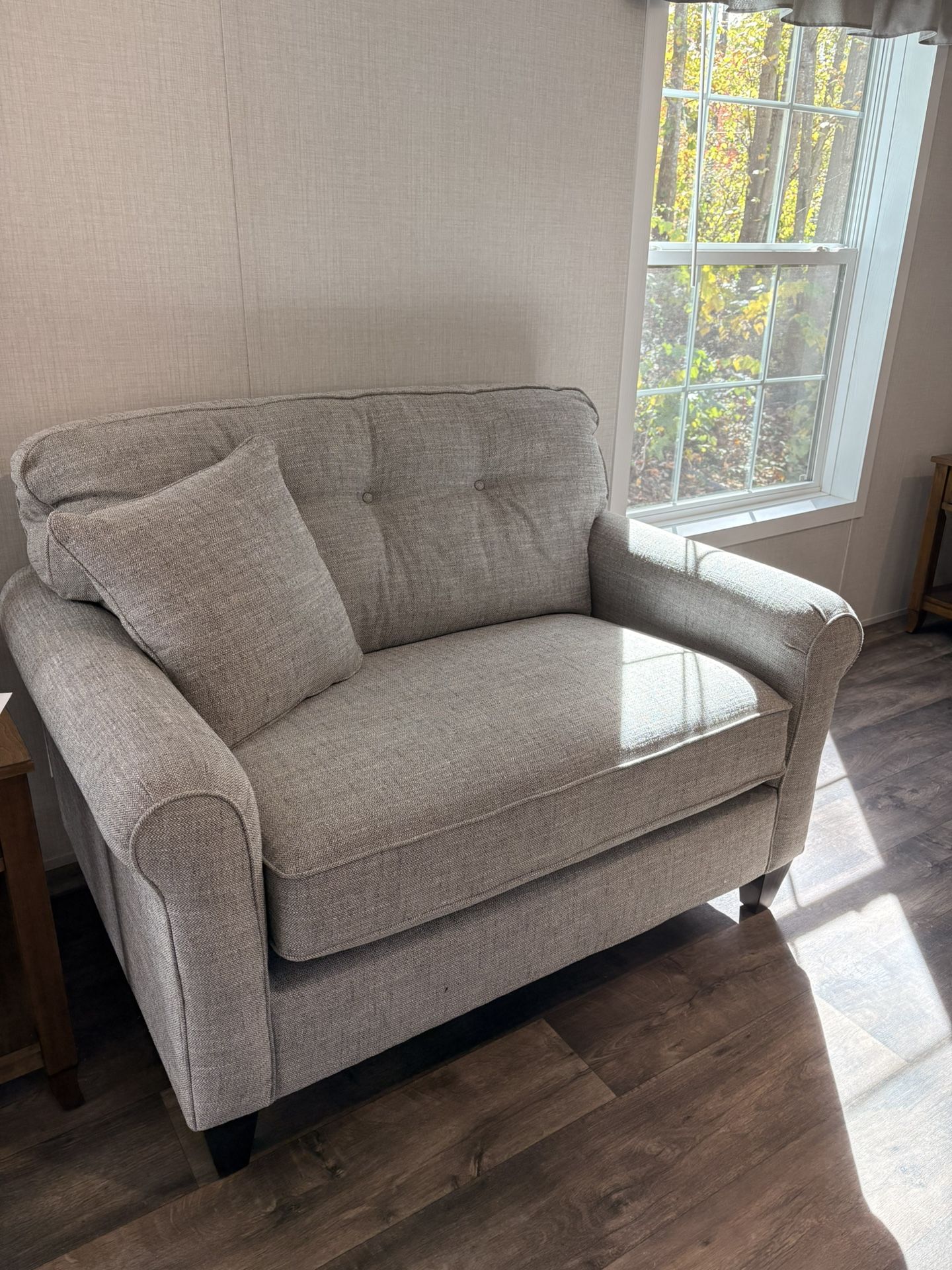 Lazy Boy Love Seat (Chair And A Half)