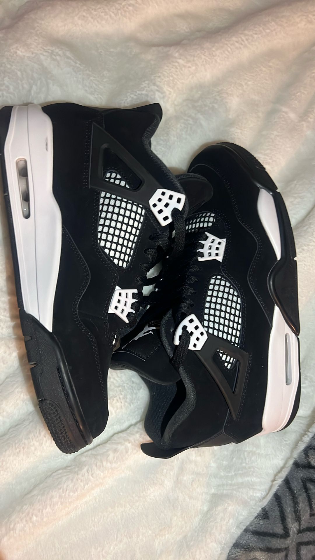 Jordan 4 White Thunder Size 10.5