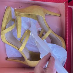 High Heals Mustard Color Size 9