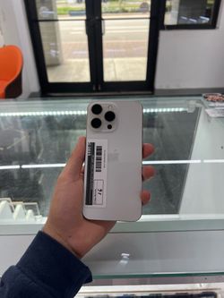 iPhone 15 Pro Max 256GB (Unlocked)