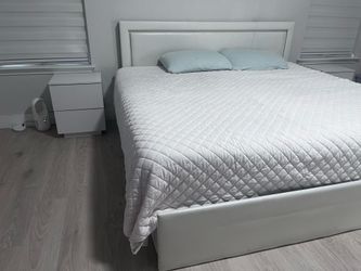 King size bed