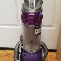 NEW cond DYSON DC25 ANIMAL BALL VACUUM WITH COMPLETE ATTACHMENTS  , AMAZING POWER SUCTION  , WORKS EXCELLENT  , IN THE BOX 