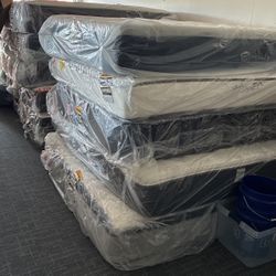 Outlet Mattresses Up To 74% Off!