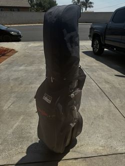 Killer Bee Golf bag with brush