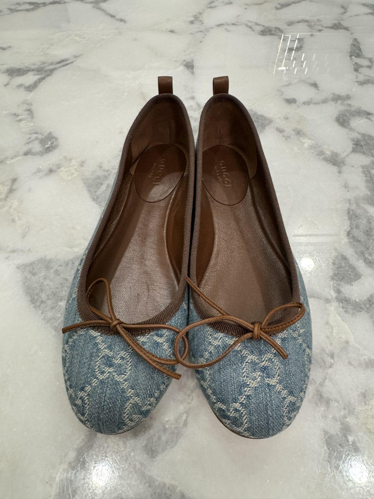 GUCCI GG Signature Printed Ballet Flats Size: 36 - excellent condition - Originally $650.   Asking $215