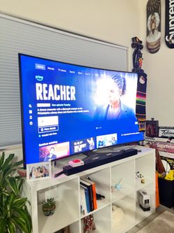Samsung JS9000 Series 9 — 65-inch Curved 4K SUHD Smart TV