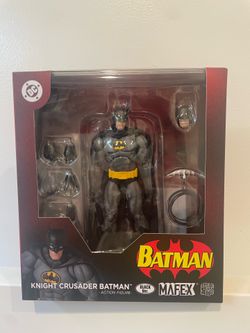 Medicom Mafex Knight Crusader Batman Black Ver. Action Figure