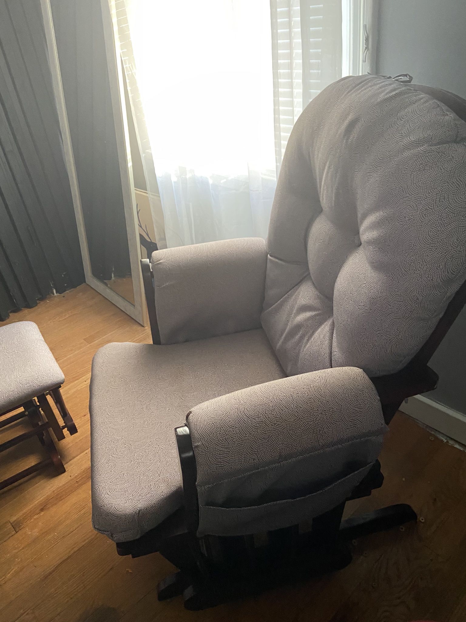 Stork craft hoop glider nursery rocking chair and ottoman