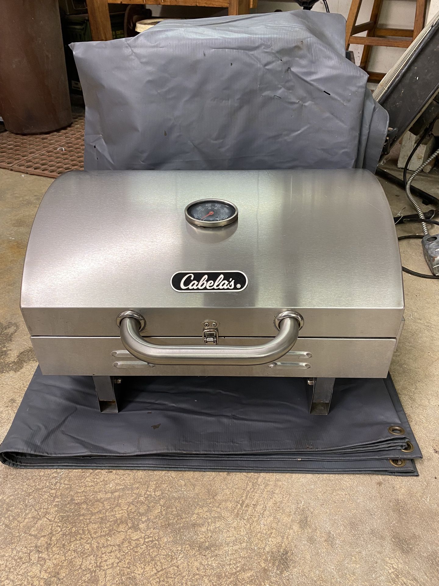Cabela’s Stainless Steel Tabletop Grill W/cast Iron Griddle