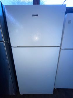 28” HotPoint Top Freezer
