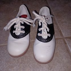 Classic Smartfit white and black saddle shoes. Girls Size 11.