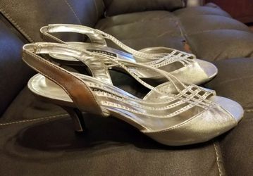 Women's Caparros Silver Ankle Strap High Heels Shoes Size 8B.