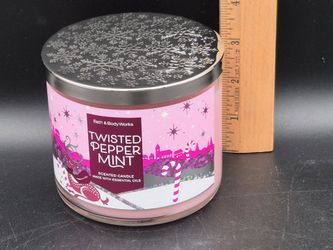 Bath & Body Works 14.5 Oz Scented Candle,  Twisted Peppermint, New