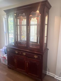 Dinner cabinet