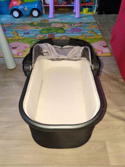 GREAT CONDITION BABY CARRIER OR BED