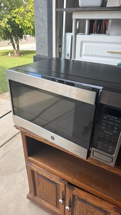 GE Stainless Steel Countertop Microwave