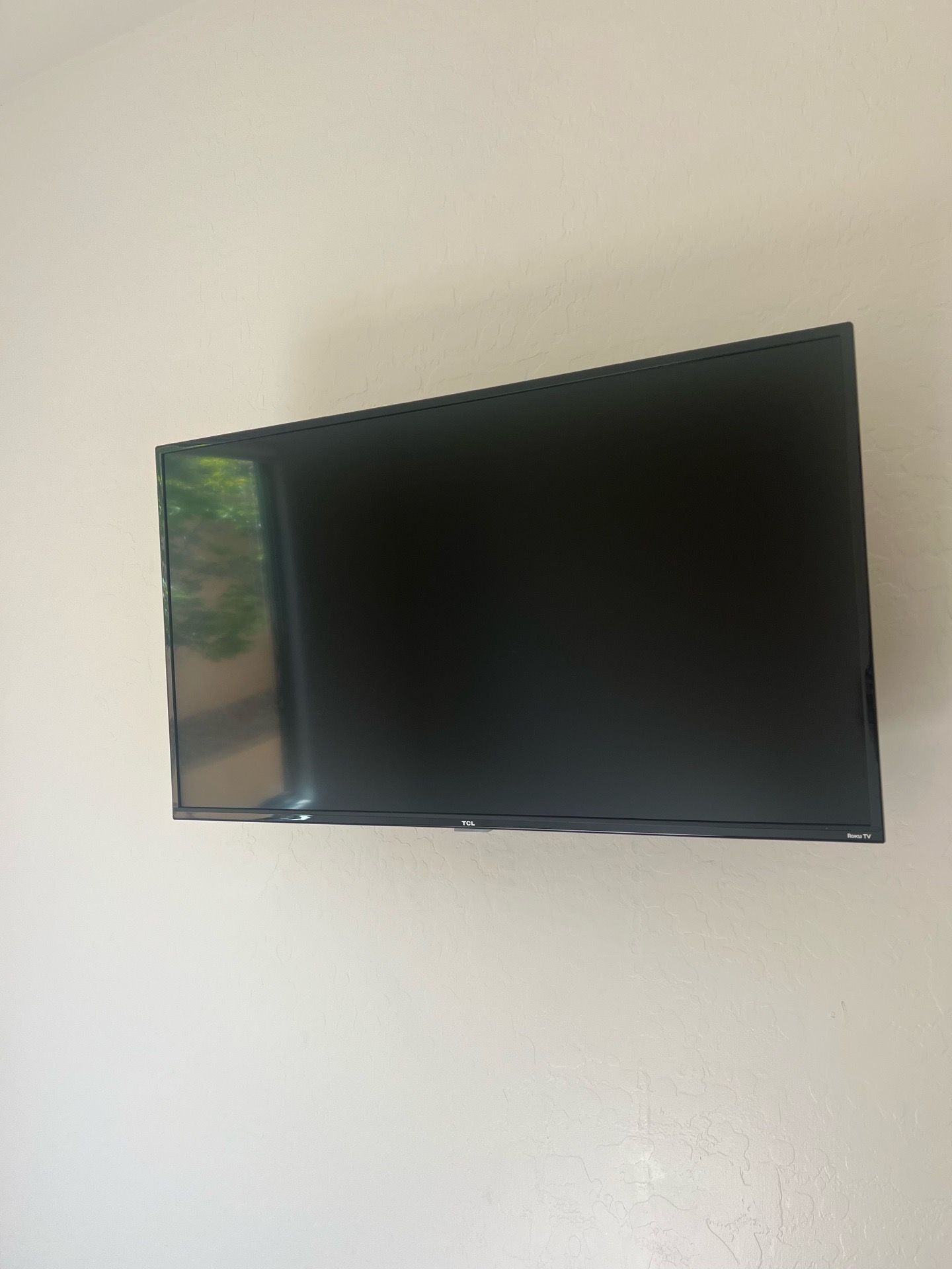 (2) 45 inch roku smart TVs w/ mount