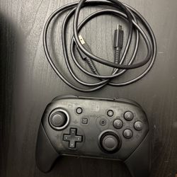 Nintendo Switch Pro Controller – Very Clean, Works Perfect