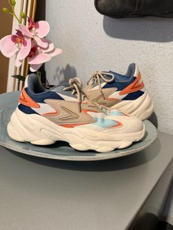 Shoes size 9 w