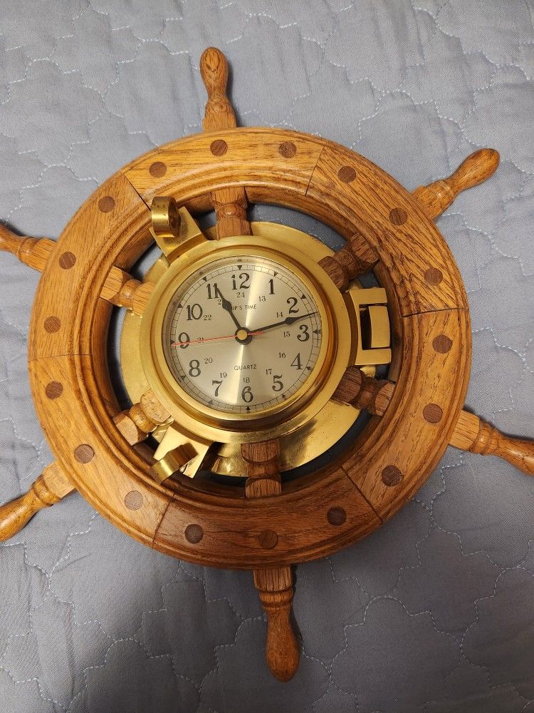 Porthole Clock