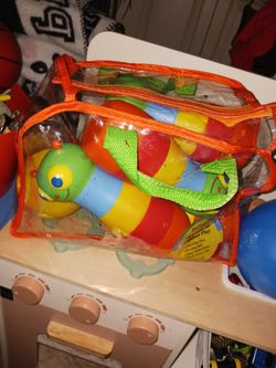 NEW TODDLERS PLAY BOWLING SET 5 FIRM LOOK MY POST TONS KIDS TOYS ETC