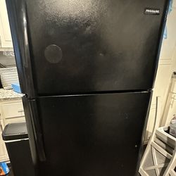 frigidaire Refrigerator 