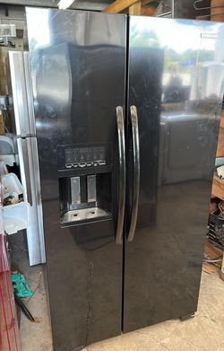 KitchenAid Side-by-Side Black Stainless Refrigerator

